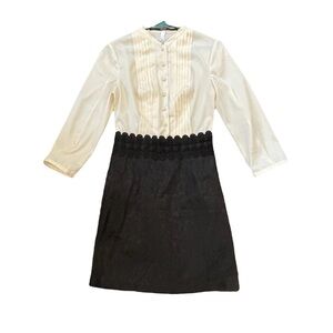 Kensie xs 1 piece dress shirt & skirt. Pleated white shirt connected lace skirt